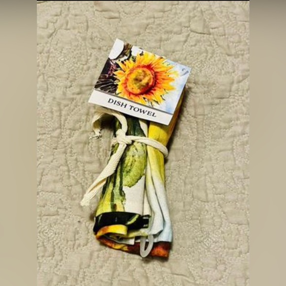 *Sunflower Kitchen Towel - Picture 2 of 10